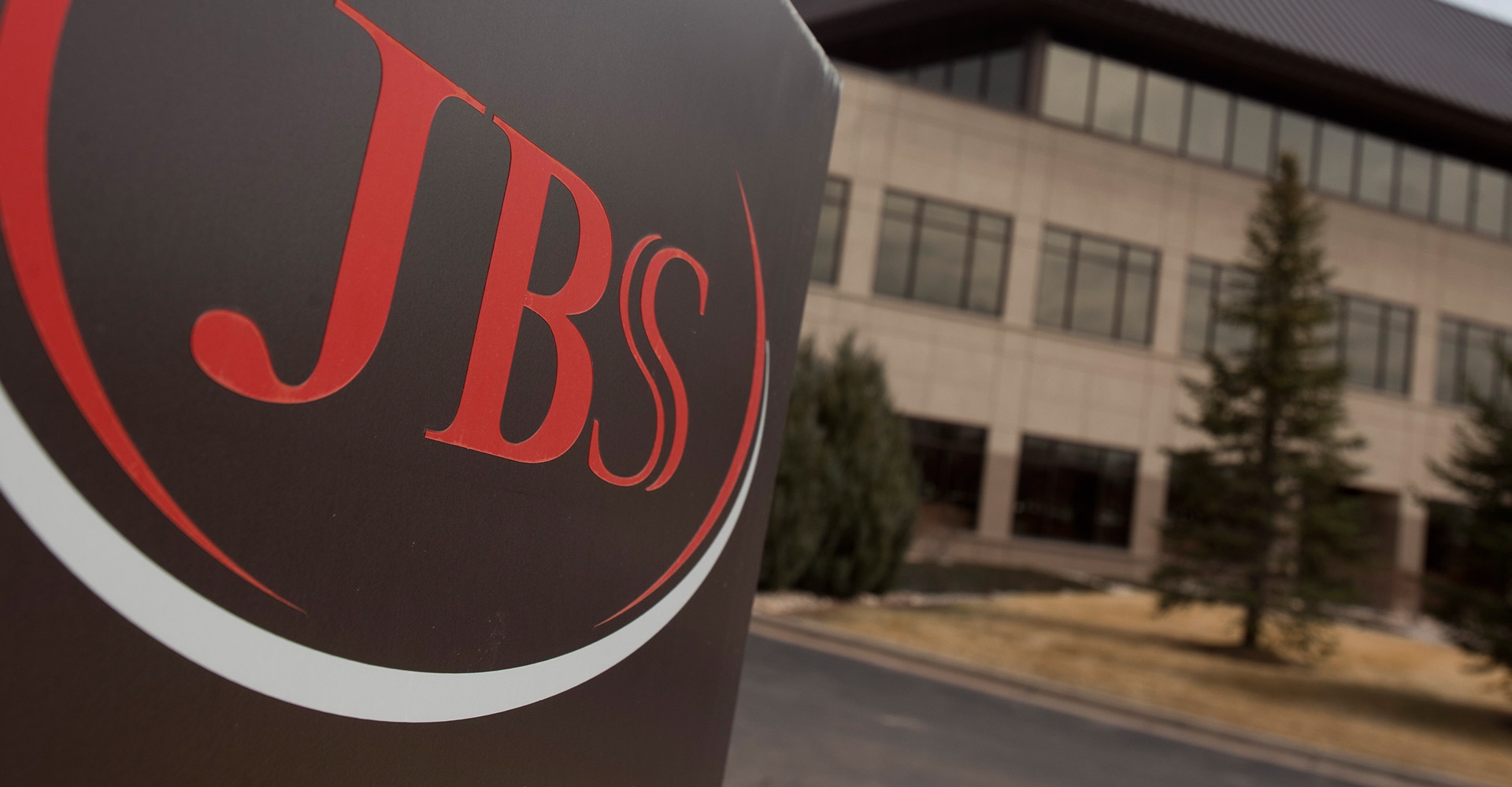 JBS retoma na segunda-feira operações em 6 unidades