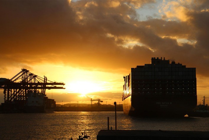 Balança tem superávit de US$ 8,148 bi em abril