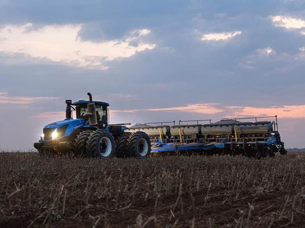 New Holland reforça presença em Minas Gerais com mais uma loja Ditrasa