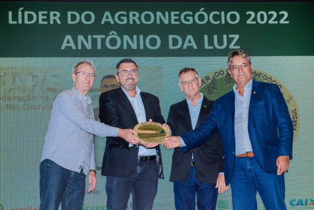 Entidades homenageiam lideranças e cobram medidas de apoio ao agro